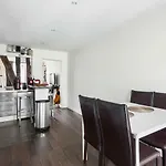 Welkeys - Temple Apartment