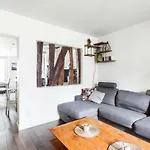 Welkeys - Temple Apartment